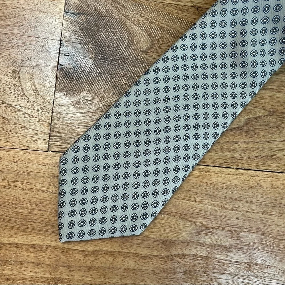 Kenneth Gordon Strickland’s Tan Silk Men’s Tie
